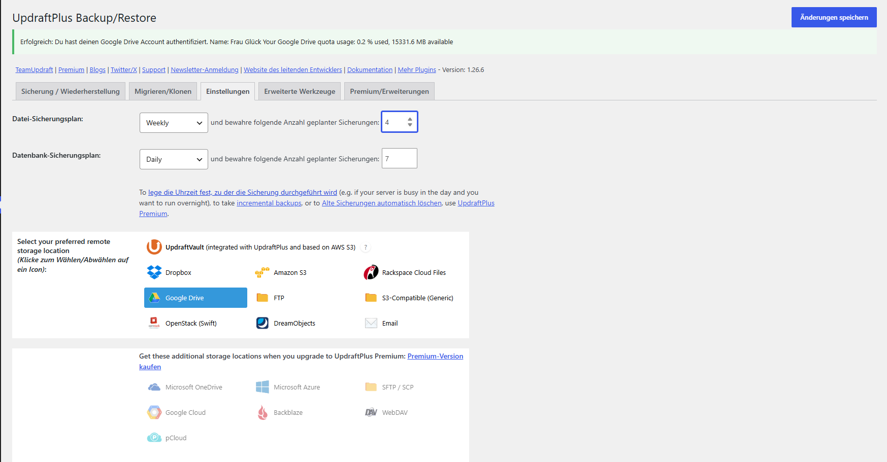 UpdraftPlus Einstellungen mit Weekly/4 und Daily/7 sowie ausgewähltem Google Drive